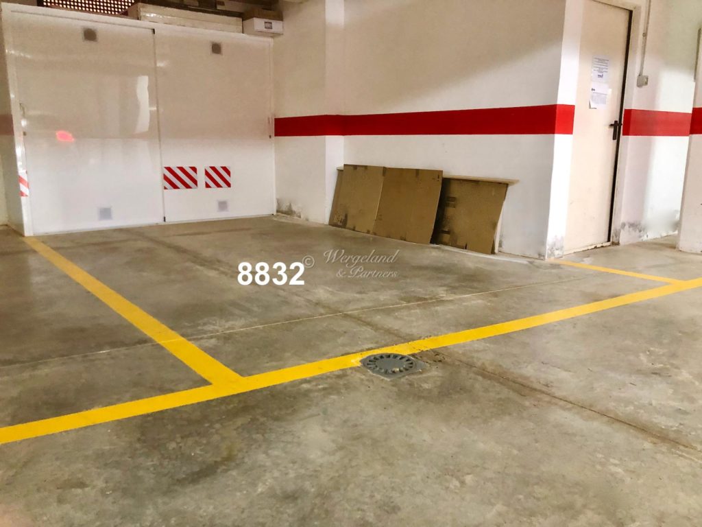  8832 Parking With Storage