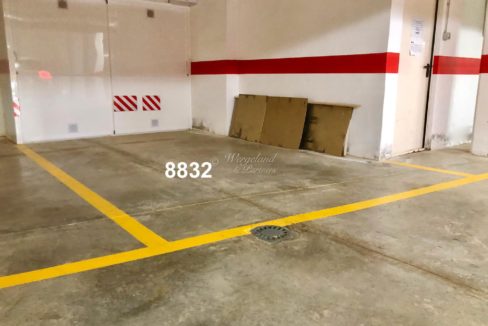 8832 Parking With Storage