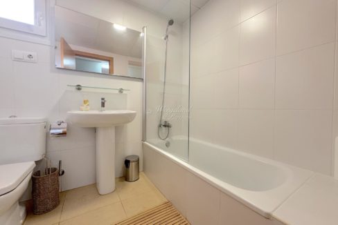 Bathroom Bath Tub