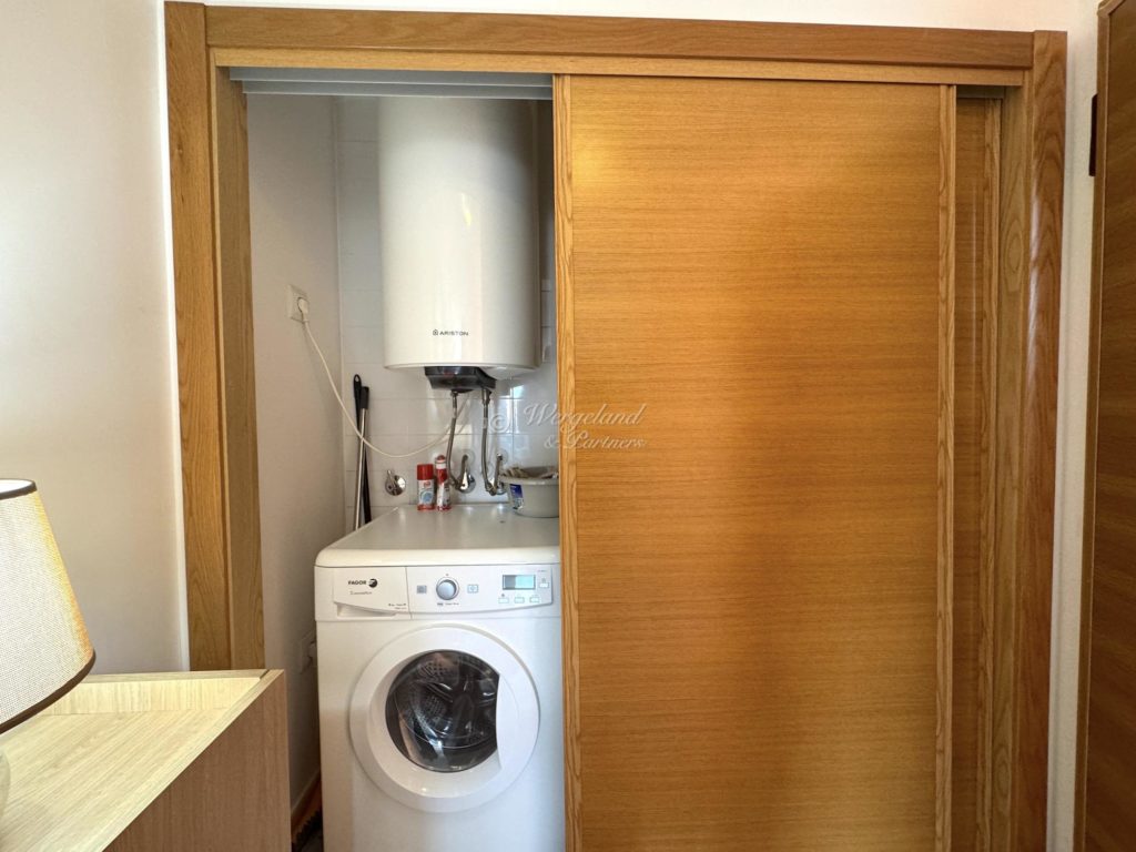  Entrance Wardrobe Washing Machine Boiler